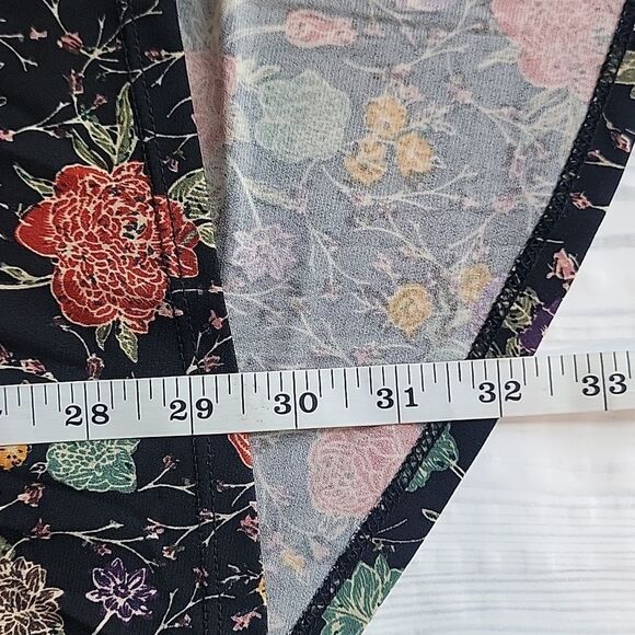 LulaRoe NWT floral print tunic top for women Size S ( runs big ) - Picture 13 of 13